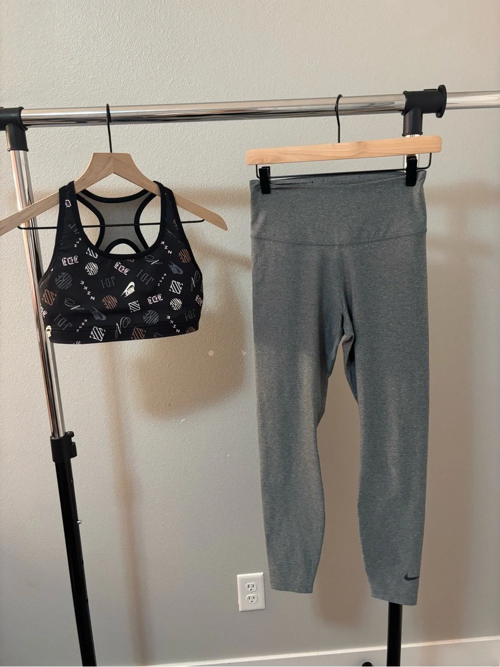 Nike Black Graphic Sports Bra & Gray Athletic Leggings Set